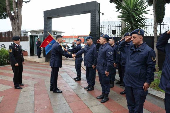 ŞENER, BAYRAMDA GÖREV BAŞINDAKİLERİ VE ŞEHİT AİLELERİNİ UNUTMADI
