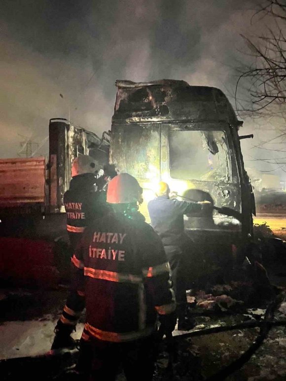 DÖRTYOL’DA TIR YANGINI