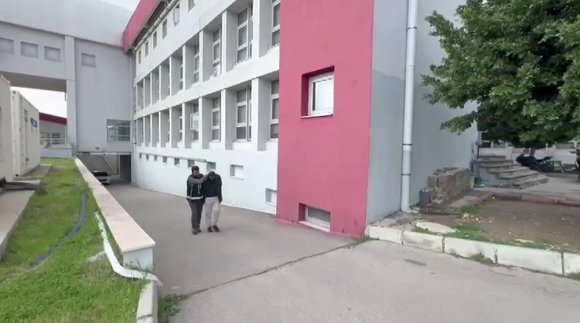 50 BİN PAKET KAÇAK SİGARA YAKALATTI, "UCUZA BULUNCA TOPLU SATIN ALDIM" DEDİ