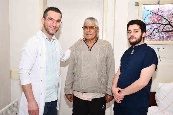 ALANYA’DA ULAR AMELİYATIYLA ZORLU TÜMÖRDE BAĞIRSAK DEVAMLILIĞI KORUNDU