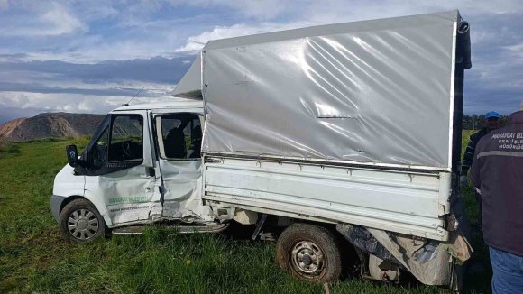 GELEN TELEFONLA ŞANTİYEYE GERİ DÖNMEK İÇİN ANİ MANEVRA YAPTI, MUHTEMEL FACİADAN DÖNÜLDÜ