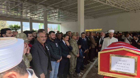 ŞEHİDİ, ANNESİ VE KIZ KARDEŞLERİ GÖZYAŞLARI İÇERİSİNDE SON YOLCULUĞUNA UĞURLADI