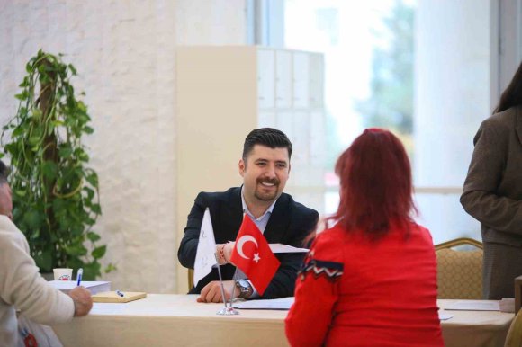 KEPEZ’DE İŞ ARAYANLARLA İŞVERENLER AYNI ÇATI ALTINDA BULUŞTU