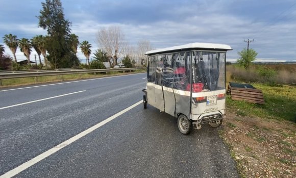 TAŞIMALI EĞİTİMDE SERVİS İHALESİNE GİREN OLMADI, TRAKTÖR VE MOTOSİKLETLER OKUL SERVİSİ OLDU