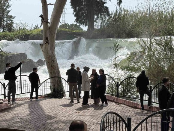 TARSUS ŞELALESİ’NE YAĞIŞ SONRASI ZİYARETÇİ AKINI