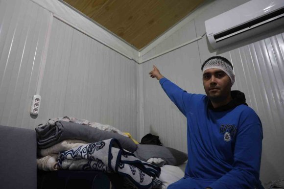 BAYRAM GÜNÜ KONTEYNERİ DELİP GEÇEN YORGUN MERMİNİN KAFASINA İSABET ETMESİYLE KABUSU YAŞADI