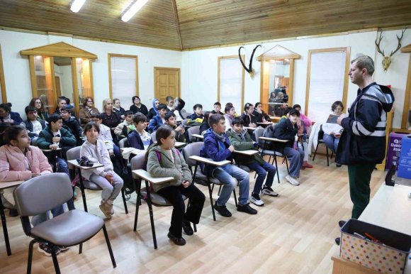 BÜYÜKŞEHİR BELEDİYESİ ÇOCUKLARA SUYUN ÖNEMİNİ ANLATIYOR