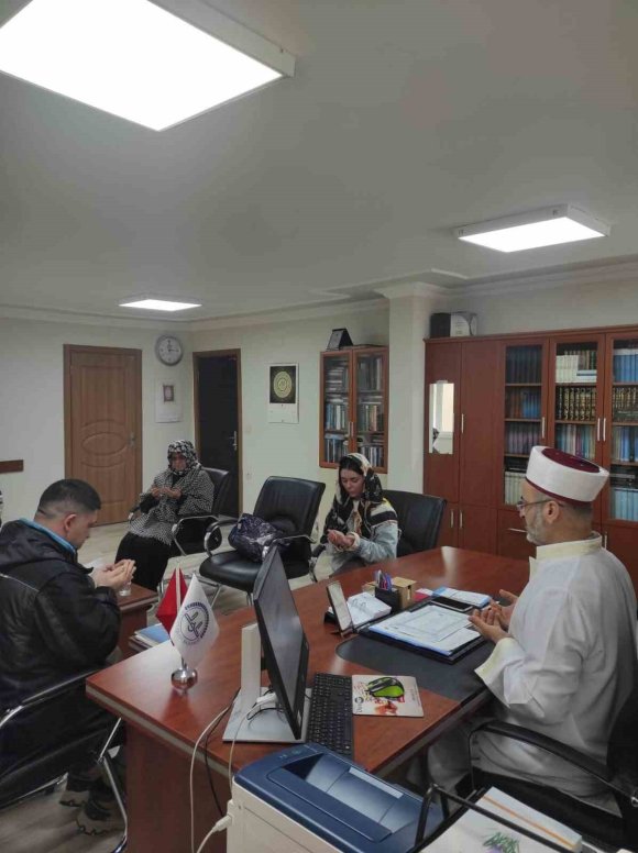 VİKTORİA MÜSLÜMAN OLDU, AMİNE İSMİNİ ALDI