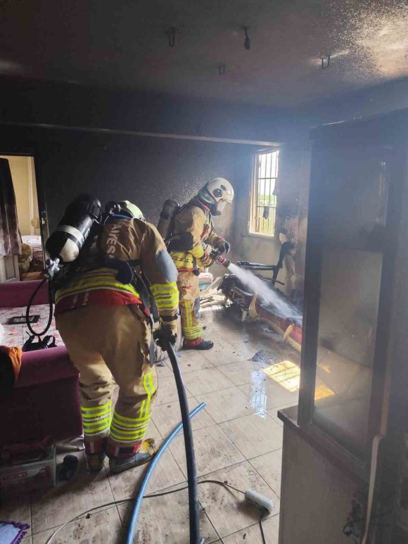 ANTAKYA’DA EV YANGINI