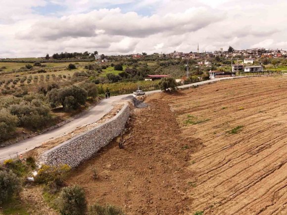 TARSUS’TA YOL VE YAYA GÜVENLİĞİ ARTIRILDI