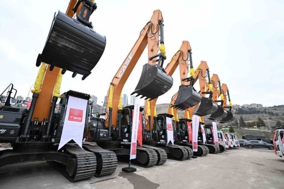 TBB’DEN 88 BELEDİYEYE 90 HİZMET ARACI DESTEĞİ