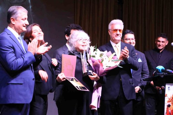 ULUSLARARASI TİYATRO FESTİVALİ’NDE, "YAŞAM BOYU BAŞARI ÖDÜLÜ" SAHİBİNİ BULDU