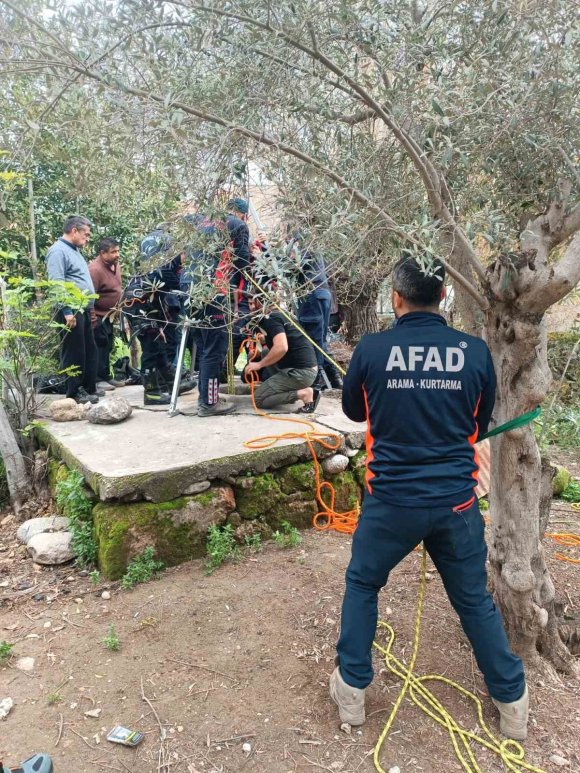 BAHÇEDEKİ KUYUYA DÜŞEN 94 YAŞINDAKİ ADAM KURTARILDI