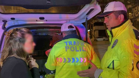 YASAL SINIRIN ÜSTÜNDE ALKOLLÜ ÇIKAN ADAY SÜRÜCÜNÜN EHLİYETİ İPTAL EDİLDİ, "BENİ ÇEKMEYİN AVUKATIM" DİYEREK KENDİNİ SAVUNDU