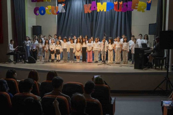 MİNİK YETENEKLER SAHNE ALDI, BAHAR ŞENLİĞİ RENKLİ GEÇTİ