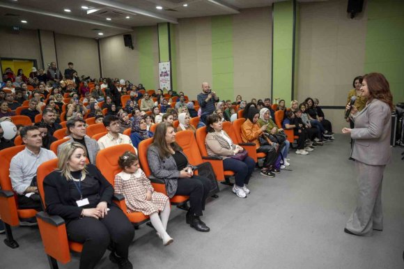 MİNİK YETENEKLER SAHNE ALDI, BAHAR ŞENLİĞİ RENKLİ GEÇTİ