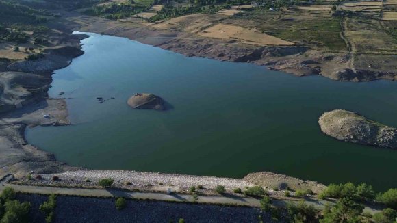 SON 65 YILIN EN KURAK YILINDA TAMAMEN KURUYAN YAYLADAĞI BARAJI’NDA SU SEVİYESİ 3 AYDA YÜZDE 100’E ULAŞTI