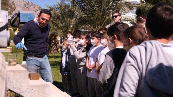 ASAT FARKLI YAŞ GRUPLARINA SUYUN ÖNEMİNİ ANLATIYOR