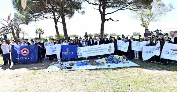 LARA SAHİLİ’NDE ÖĞRENCİLERDEN BİLİMSEL TEMİZLİK