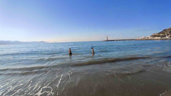 ALANYA’DA SABAHIN SERİNLİĞİNDE DENİZ KEYFİ