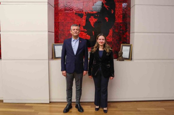 BAŞKAN VEKİLİ ÖZDEMİR, ÖZGÜR ÖZEL’İ GEÇMİŞE GÖTÜRDÜ