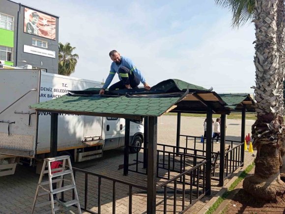 MERSİN’DE PARK VE YEŞİL ALANLARDA BAKIM SEFERBERLİĞİ