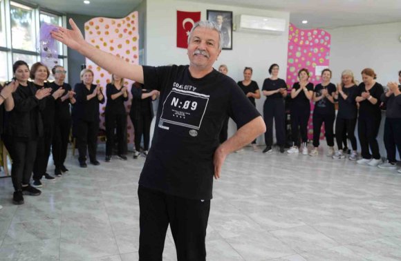 ÇUKUROVA’DA HALK OYUNLARIYLA KÜLTÜREL MİRAS YAŞATILIYOR