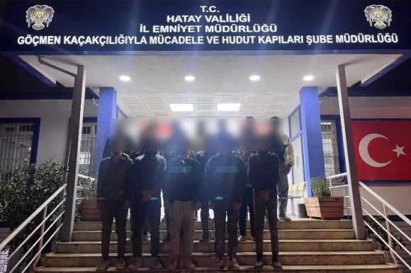 BAGAJI DAHİ GÖÇMENLE DOLDURAN 4 ARAÇ SÜRÜCÜSÜNE 601 BİN TL CEZA UYGULANDI