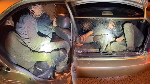 BAGAJI DAHİ GÖÇMENLE DOLDURAN 4 ARAÇ SÜRÜCÜSÜNE 601 BİN TL CEZA UYGULANDI