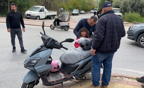 ANNESİNİ KAZADA YARALAYIP KAÇAN SÜRÜCÜYÜ, GÖZYAŞLARIYLA BABASINA ŞİKAYET ETTİ