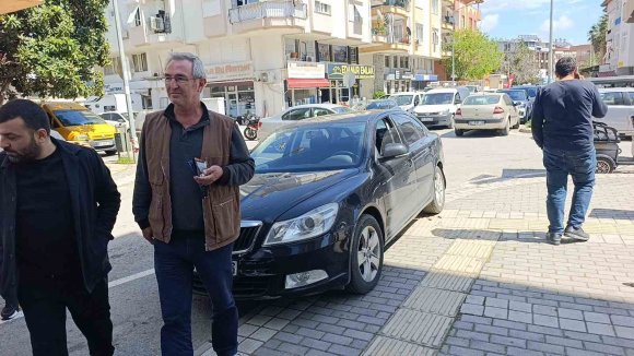 MANAVGAT’TA OTOMOBİLLER ÇARPIŞTI: 1 YARALI