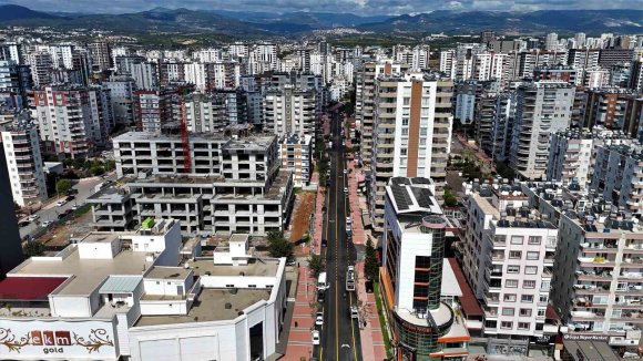 MERSİN’DE YOL YENİLEME ÇALIŞMALARI SÜRÜYOR