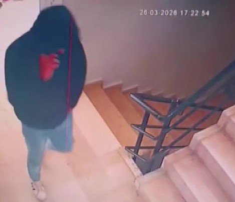 ENGELLİ EVLADI İÇİN BİRİKTİRDİĞİ ALTINLARI DOLANDIRICILARA VERDİ, POLİS BULDU