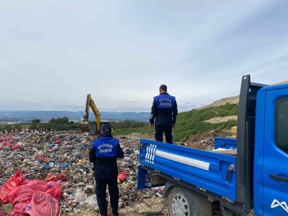 MERSİN’DE SAĞLIKSIZ ŞEKİLDE TAŞINAN ÇİĞ KÖFTE KOLİLERİNE EL KONULDU