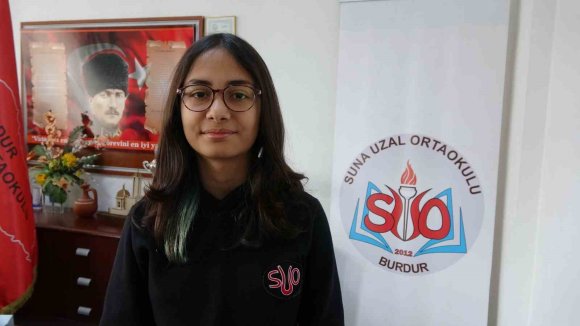 13 YAŞINDAKİ DEFNE GÜLER AMERİKAN MATEMATİK OLİMPİYATLARI’NDA ALTIN MADALYA KAZANDI