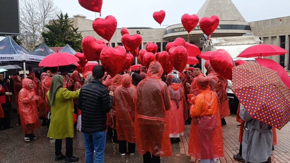 KAHRAMANMARAŞ’TA KALP BALONLARIYLA OTİZME DİKKAT ÇEKİLDİ