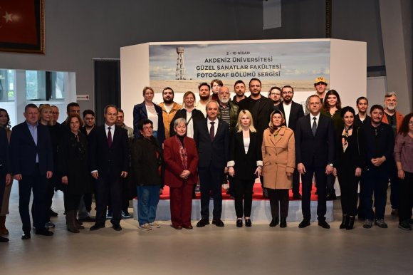 KEPEZ’DE AKDENİZ ÜNİVERSİTESİ MEZUNU GENÇ SANATÇILARIN OBJEKTİFİNDEN HAYAT SERGİSİ