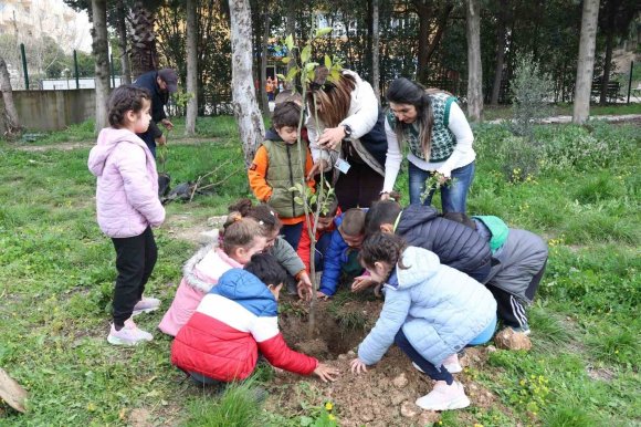 HBB’DEN ÇEVRE BİLİNCİ İÇİN FİDAN DİKİM ETKİNLİĞİ