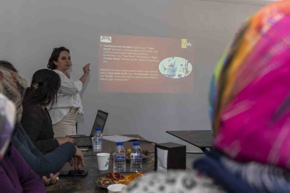 MERSİN’DE ÜRETİCİLERE GIDA OKURYAZARLIĞI EĞİTİMİ