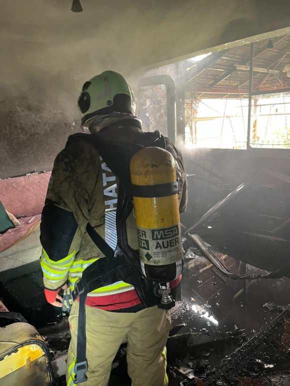 SAMADAĞ’DA EV YANGINI