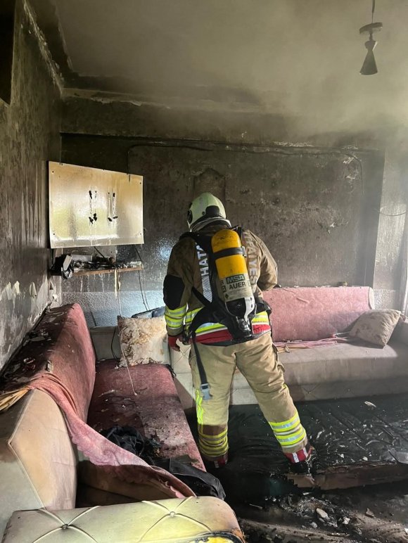 SAMADAĞ’DA EV YANGINI