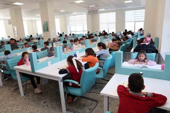 ALKÜ’DE KÜTÜPHANE HAFTASI ETKİNLİKLERLE KUTLANDI