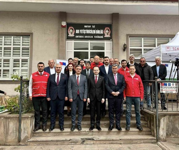 PAYAS’TA ARICILARA MALZEME DESTEĞİ SAĞLANDI