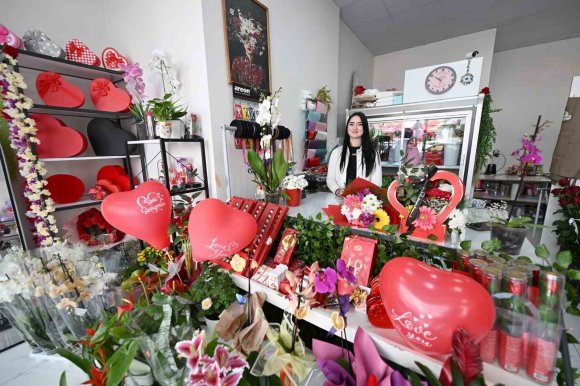 MERCEK KURSLARIYLA HAYALLER GERÇEĞE DÖNÜŞÜYOR