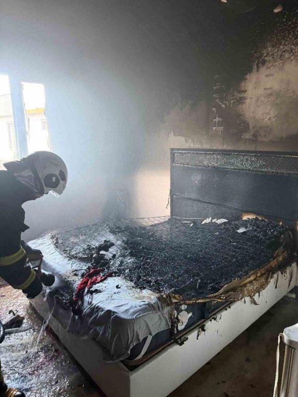 ANTAKYA’DA EV YANGINI