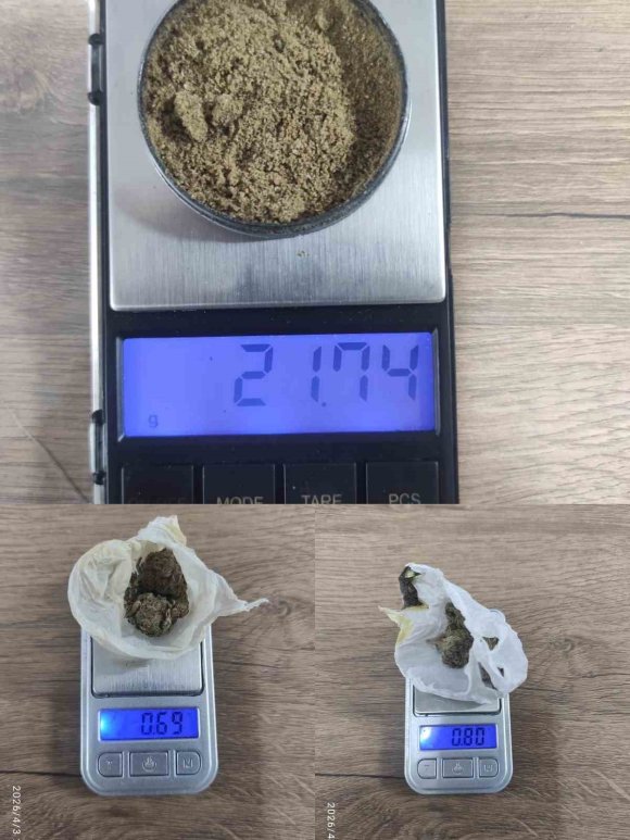 REYHANLI’DA DURDURULAN ARAÇTA UYUŞTURUCU VE KURUSIKI TABANCA ELE GEÇİRİLDİ