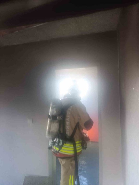 KUMLU’DA EV YANGINI