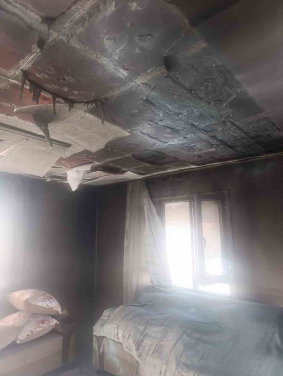 KUMLU’DA EV YANGINI