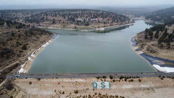 YAĞIŞLARLA DOLAN GÖLET, BİNLERCE DÖNÜM SULANMADAN TEKRAR BOŞALACAK