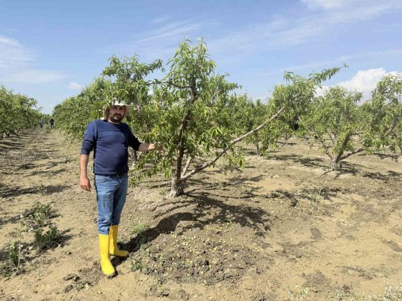 MERSİN’DE SELİN ARDINDAN BAHÇELERDE SULAR YENİ ÇEKİLDİ